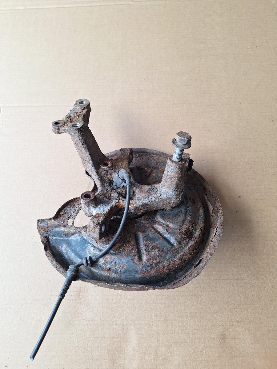 Fuzeta stanga spate VOLKSWAGEN TOURAN 1T1, 1T2 2003 - 2010 2.0 TDI BMM