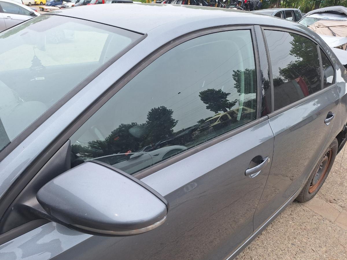 Geam portiera fata stanga fata VOLKSWAGEN JETTA VI 162/163 2010 - 2018 2.0 TDI CLCA, CUUA SAINT-GOBAIN 43R-004529