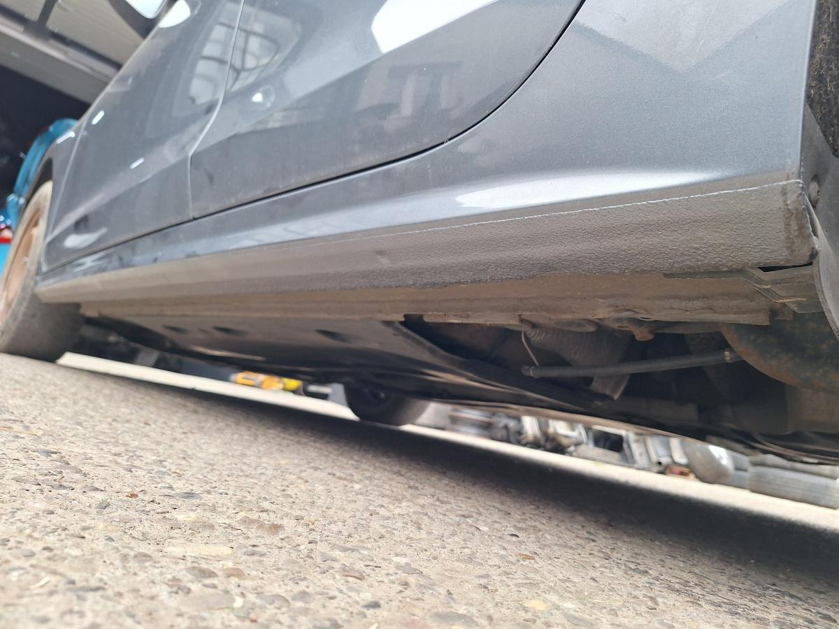 Prag lateral stanga VOLKSWAGEN JETTA VI 162/163 2010 - 2018 2.0 TDI CLCA, CUUA 5C6809605A
