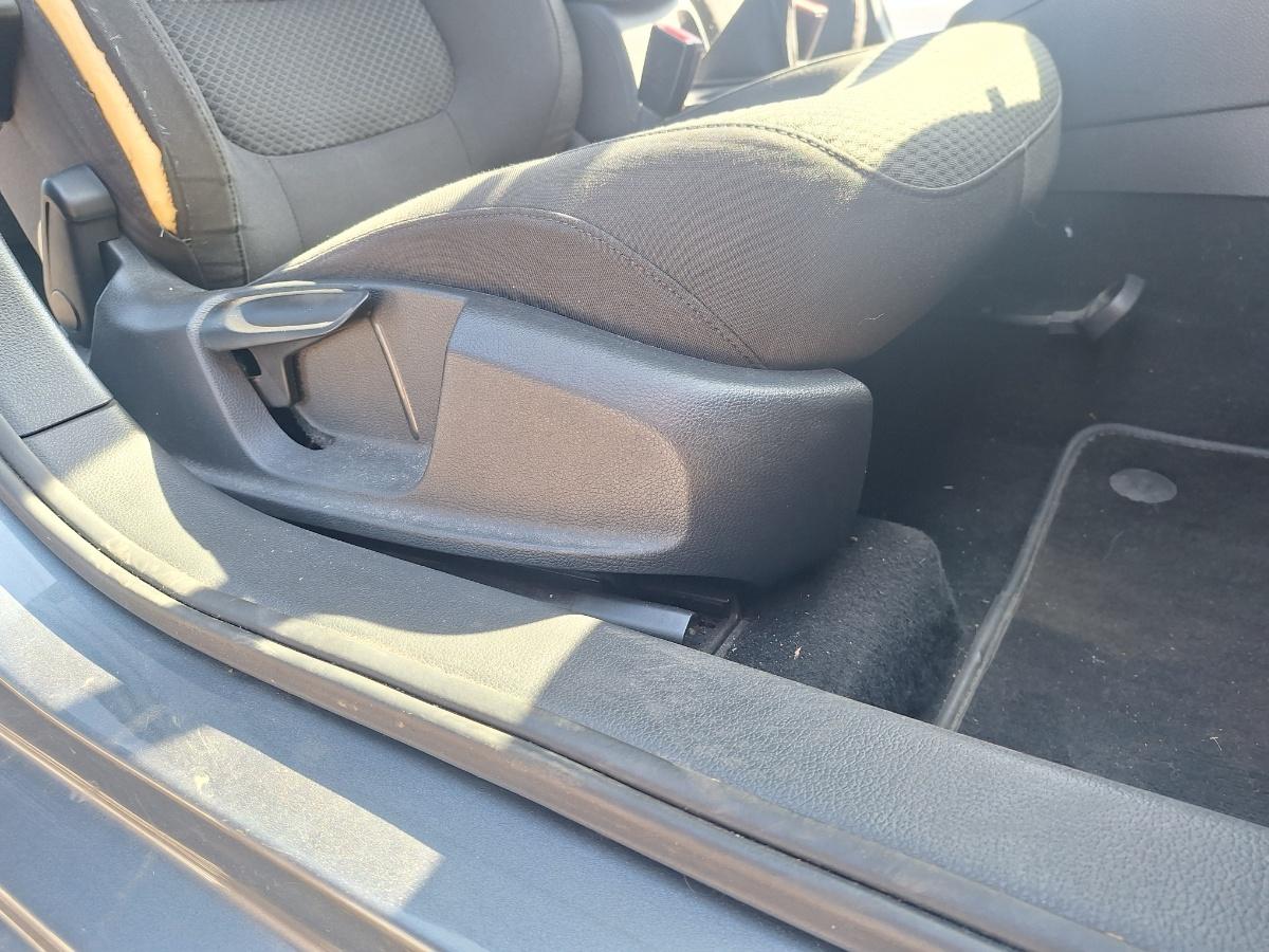Ornament scaun dreapta VOLKSWAGEN JETTA VI 162/163 2010 - 2018 2.0 TDI CLCA, CUUA 5C6881348
