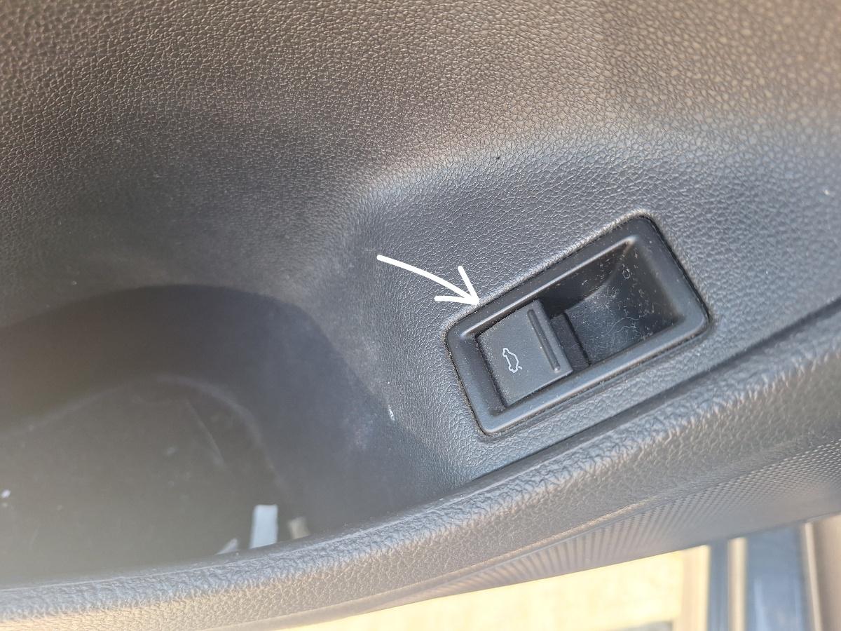 Comutator deschidere hayon/portbagaj VOLKSWAGEN JETTA VI 162/163 2010 - 2018 2.0 TDI CLCA, CUUA