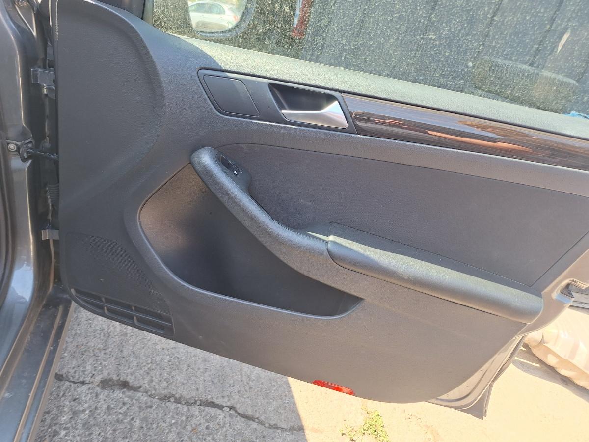 Tapiterie panou portiera fata dreapta VOLKSWAGEN JETTA VI 162/163 2010 - 2018 2.0 TDI CLCA, CUUA