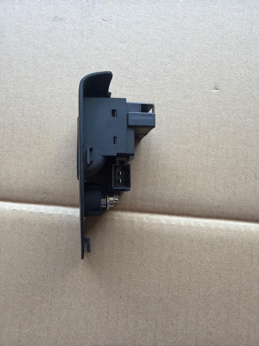 Buton deschidere usita rezervor VOLKSWAGEN PASSAT 3B3 2000 - 2005 1.9 TDI AVF, AWX 1J0959831A
