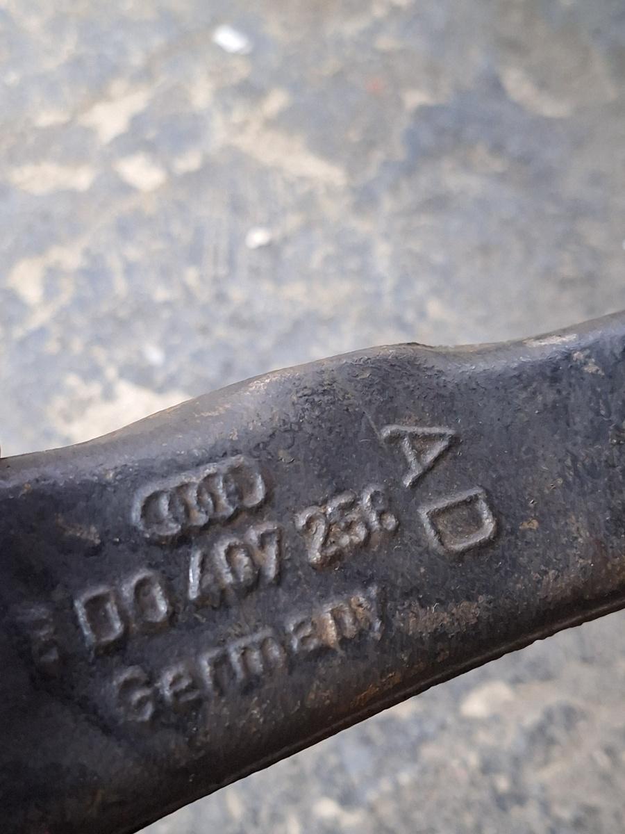 Fuzeta dreapta fata VOLKSWAGEN PASSAT Estate 3B5 1997 - 2001 1.9 TDI AJM, ATJ 8D0407258AD