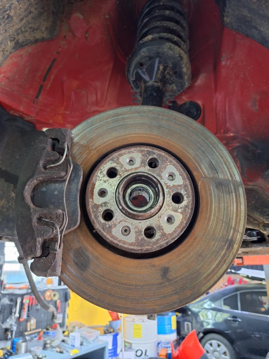 Fuzeta stanga fata AUDI A3 8L1 1996 - 2006 1.9 TDI ASZ 1J0407255AH