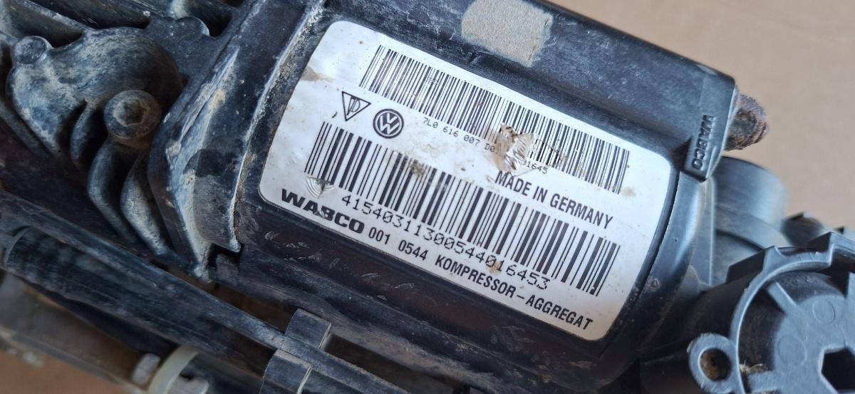 Compresor suspensie aer VOLKSWAGEN TOUAREG 7LA, 7L6, 7L7 2002 - 2013 3.0 V6 TDI BKS, CATA 7L0616006D