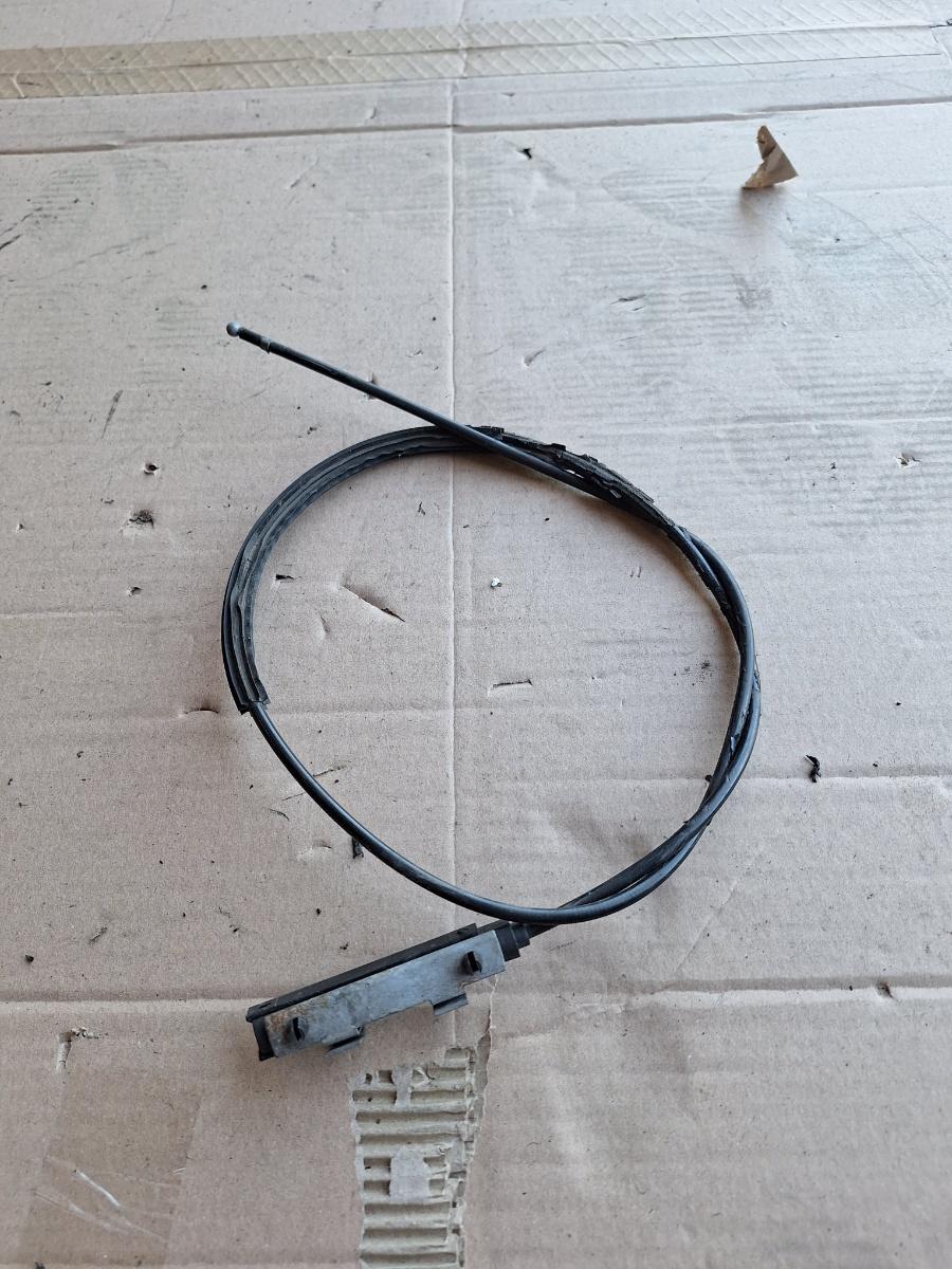 Cablu de deschidere capota motor VOLKSWAGEN PASSAT 365 2010 - 2014 2.0 TDi BlueMotion CFFB 3C1823535