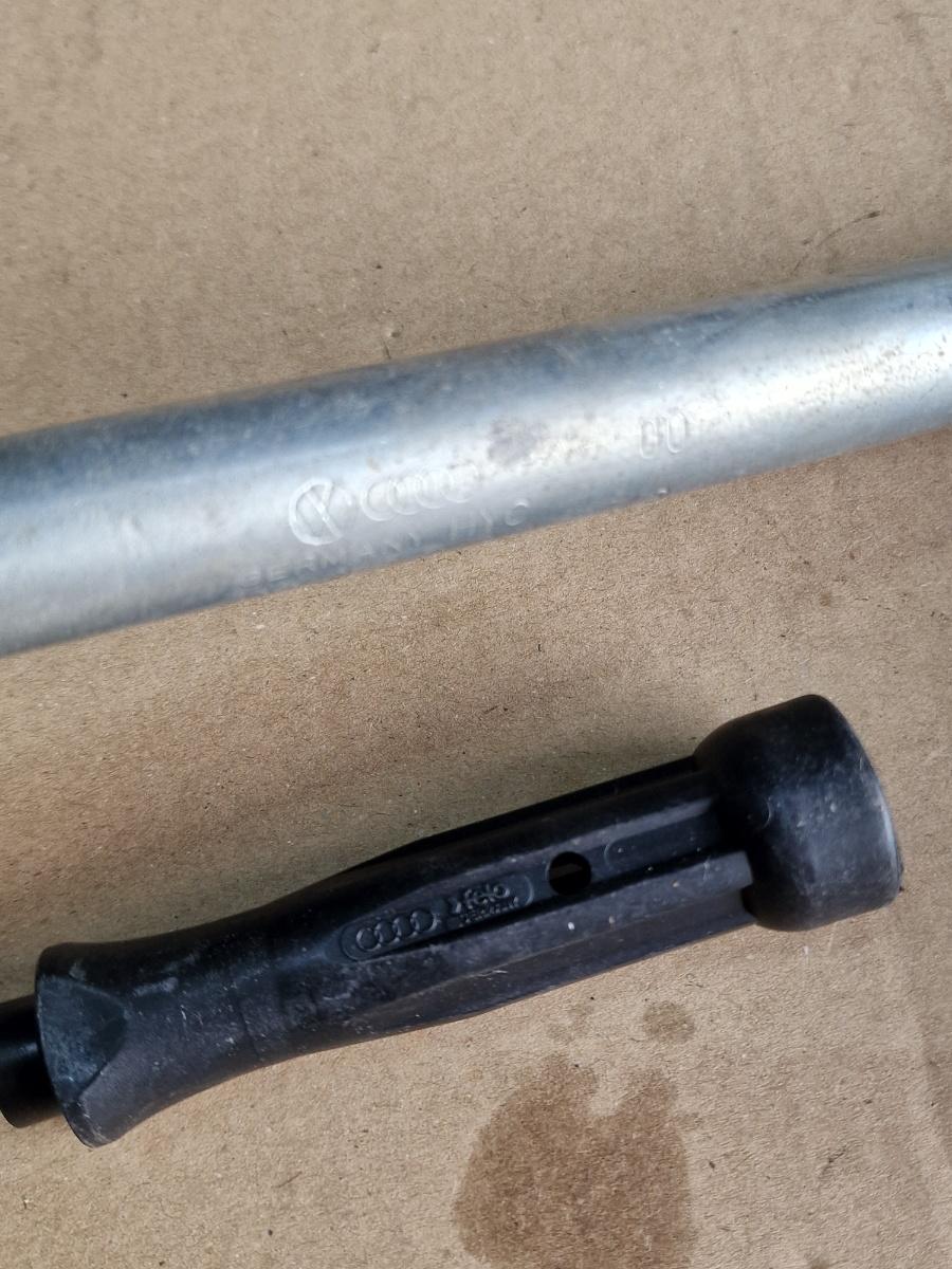 Set de scule roata de rezerva VOLKSWAGEN PASSAT 3B3 2000 - 2005 1.9 TDI AVF, AWX