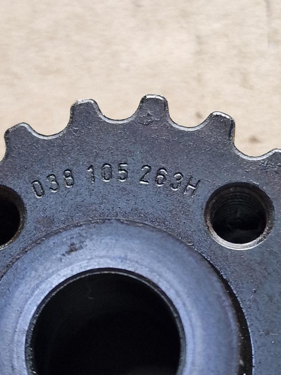 Pinion arbore cotit VOLKSWAGEN SHARAN 7M8, 7M9, 7M6 1995 - 2010 2.0 TDI BRT 038105263H
