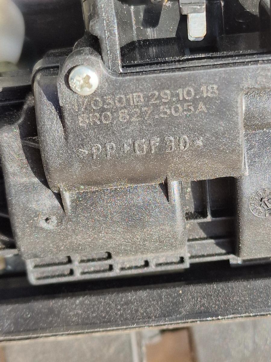 Broasca incuietoare hayon portbagaj SKODA OCTAVIA III 5E3, NL3, NR3 2012 -> 2.0 TDI CKFC, CRMB, CYKA, DFFA 8R0827505A