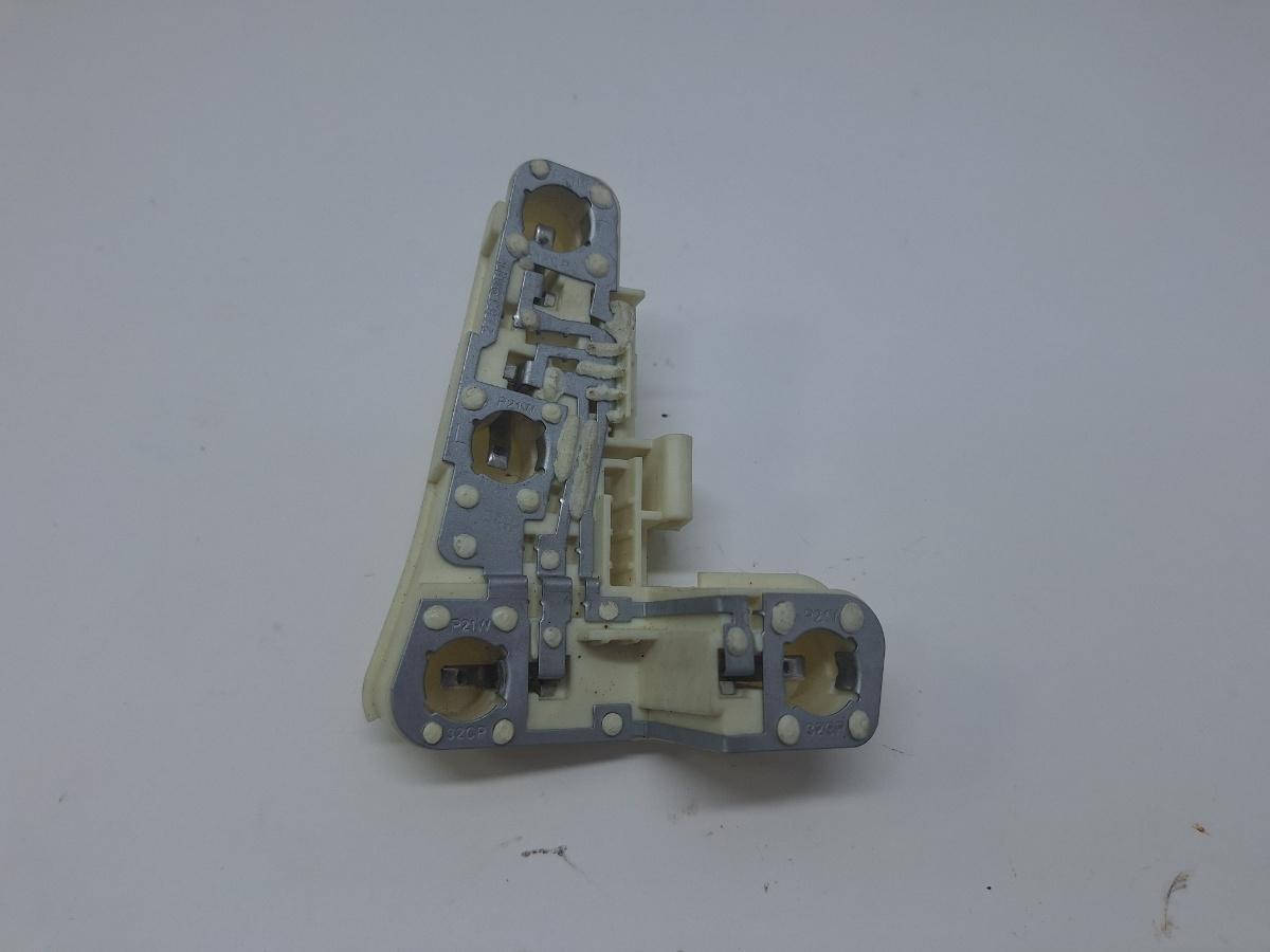 Soclu stop aripa stanga BMW 3 V E90 2004 - 2012 2.0 320 d M47 D20 (204D4), N47 D20 C 6937473