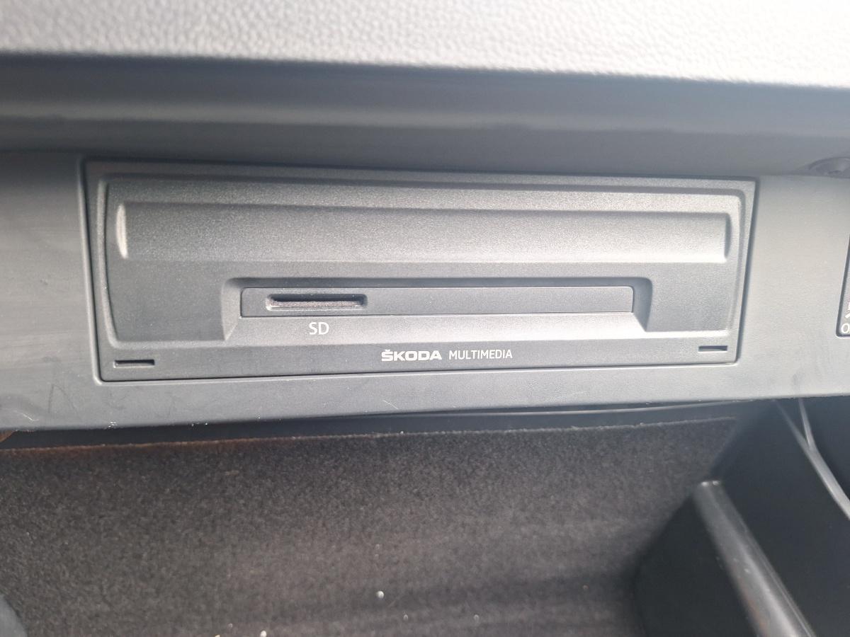 Consola multimedia sistem infotainment SKODA OCTAVIA III 5E3, NL3, NR3 2012 -> 2.0 TDI CKFC, CRMB, CYKA, DFFA 5E0919605N