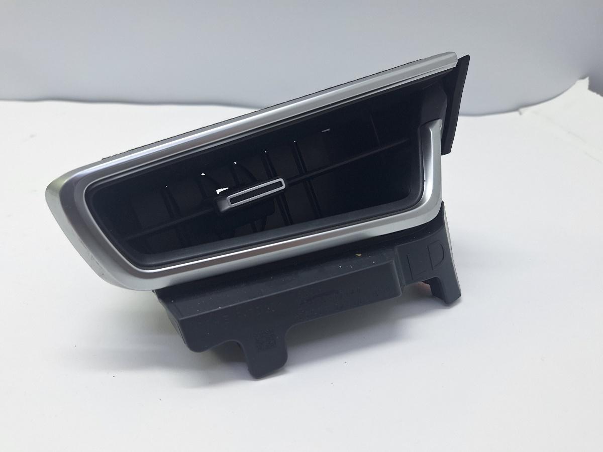 Grila de ventilatie laterala panou de bord stanga TOYOTA COROLLA _E21_ 2018 -> 1.8 Hybrid 2ZR-FXE 5547502140