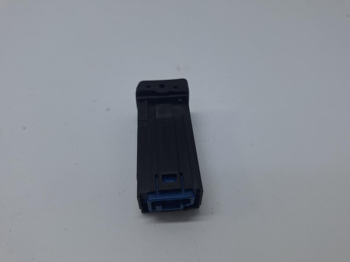 Comutator incalzire scaun dreapta TOYOTA COROLLA _E21_ 2018 -> 1.8 Hybrid 2ZR-FXE 8475102090
