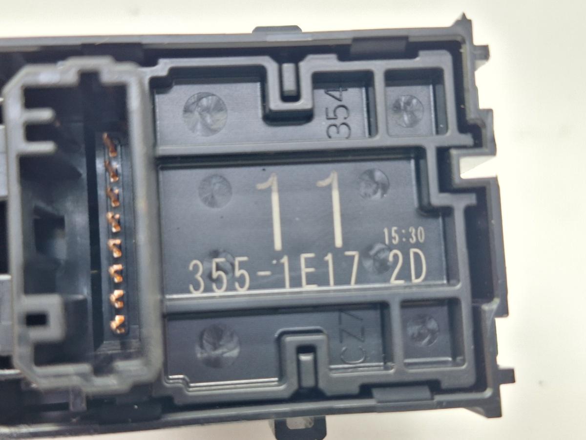 Buton geam stanga spate TOYOTA COROLLA _E21_ 2018 -> 1.8 Hybrid 2ZR-FXE 8481002250