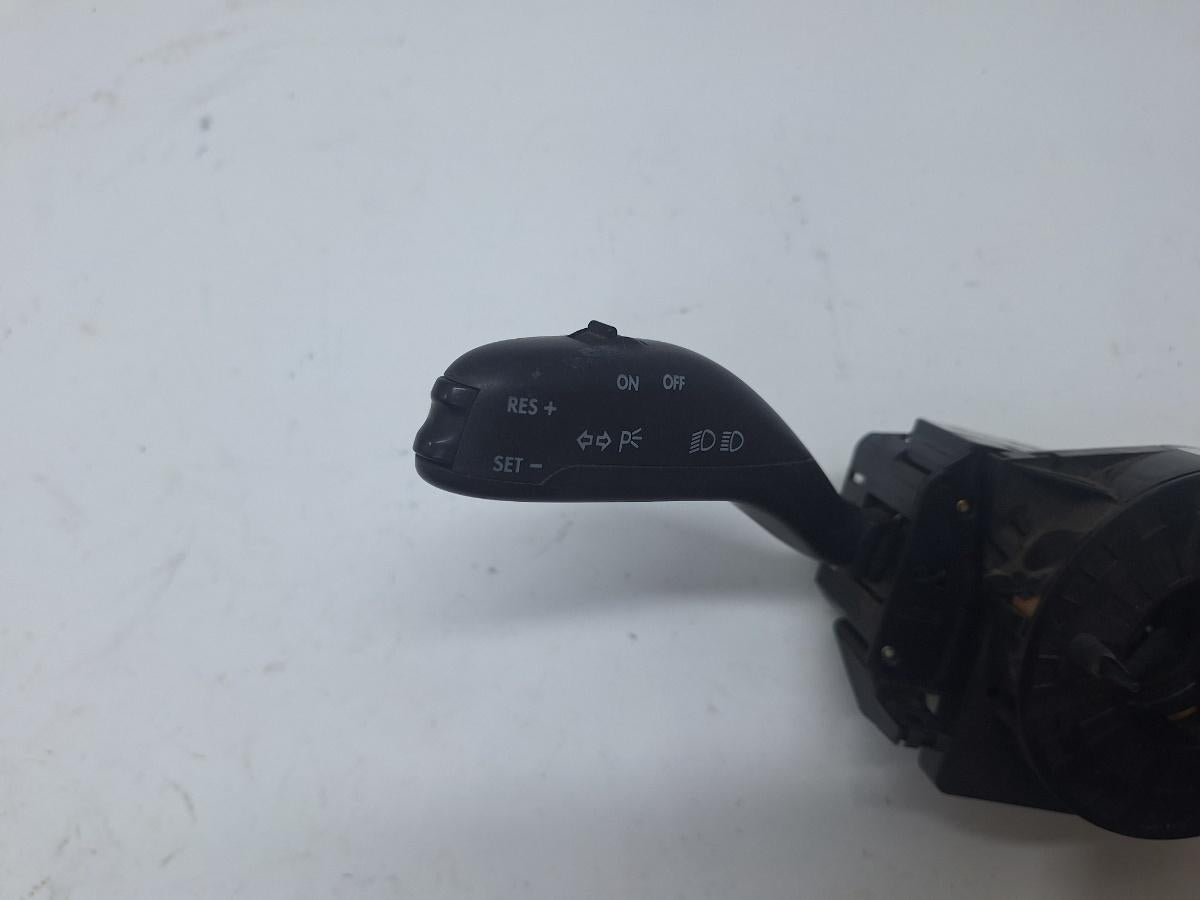 Maneta stergatoare lampa de semnalizare VOLKSWAGEN TRANSPORTER V Bus 7HB, 7HJ, 7EB, 7EJ, 7EF, 7EG, 7HF, 1.9 TDI AXB 6Q0953503H