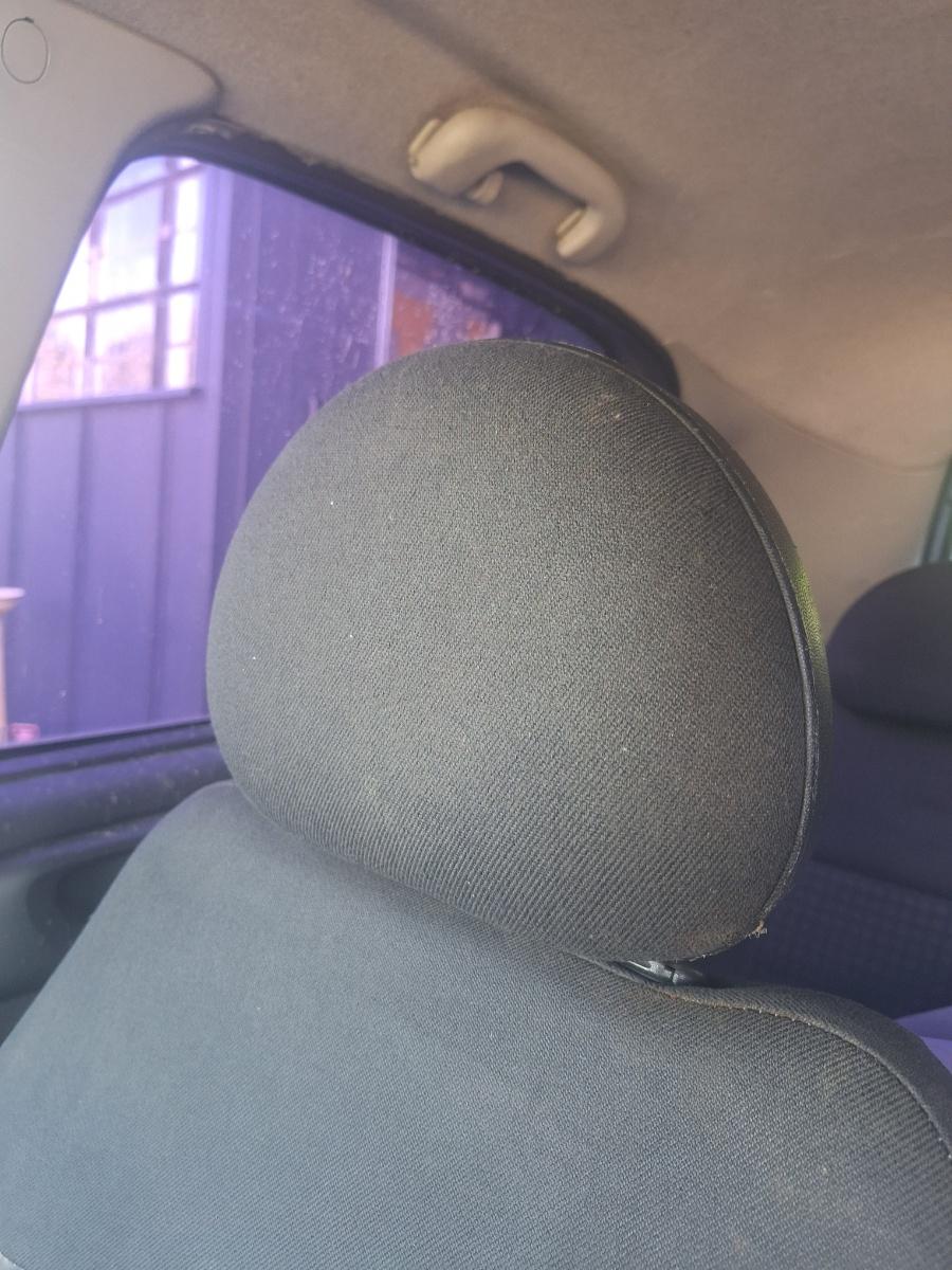 Tetiera scaun fata dreapta OPEL CORSA C F08, F68, X01 2000 - 2009 1.3 CDTI Z 13 DT