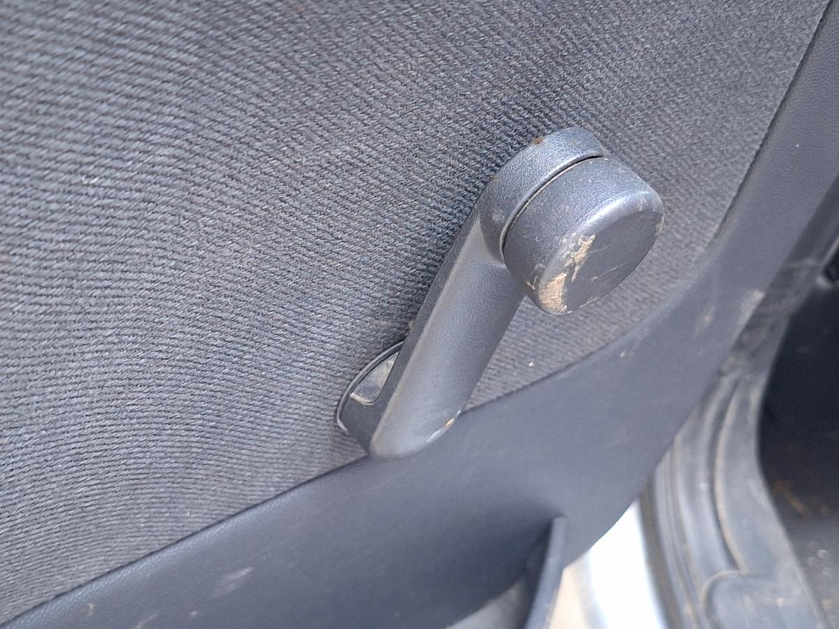 Manivela geam portiera stanga spate OPEL CORSA C F08, F68, X01 2000 - 2009 1.3 CDTI Z 13 DT