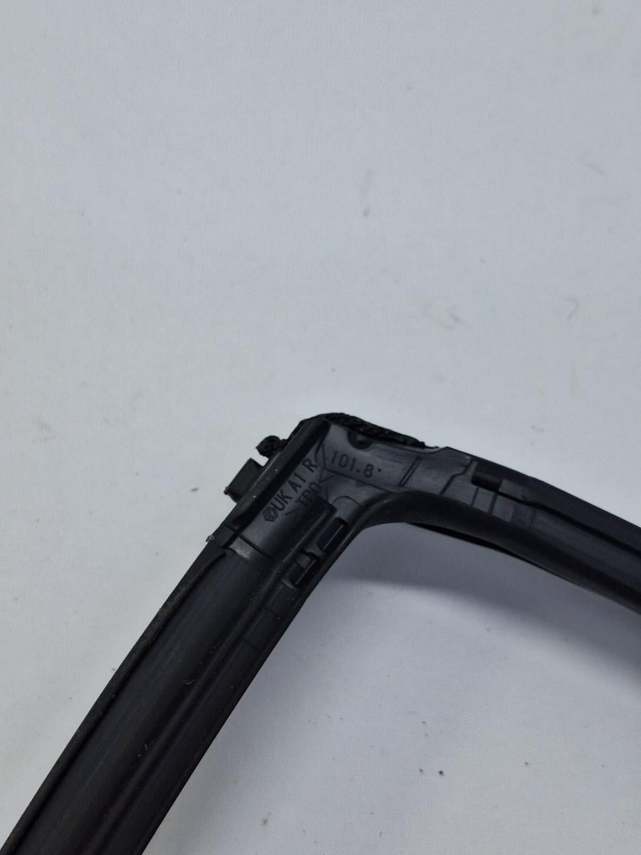 Cheder geam portiera spate dreapta TOYOTA COROLLA _E21_ 2018 -> 1.8 Hybrid 2ZR-FXE 6814202371