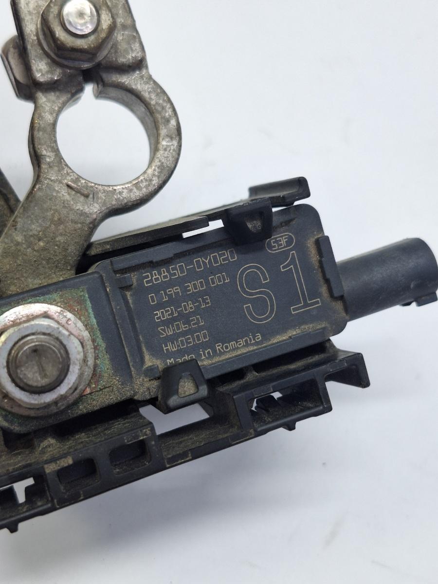 Borna negativa TOYOTA COROLLA _E21_ 2018 -> 1.8 Hybrid 2ZR-FXE 288500Y020