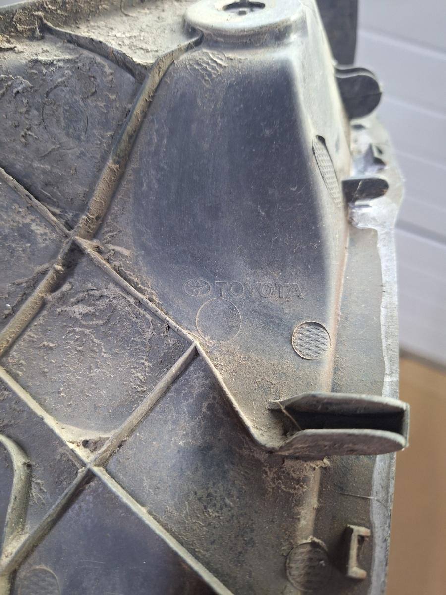 Carenaj roata spate dreapta TOYOTA COROLLA _E21_ 2018 -> 1.8 Hybrid 2ZR-FXE 6167302120