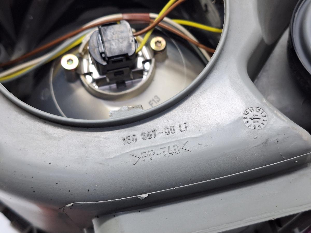 Far stanga MERCEDES-BENZ E-CLASS II W210 1995 - 2003 2.2 E 200 CDI OM 611.961 HELLA 150607-00