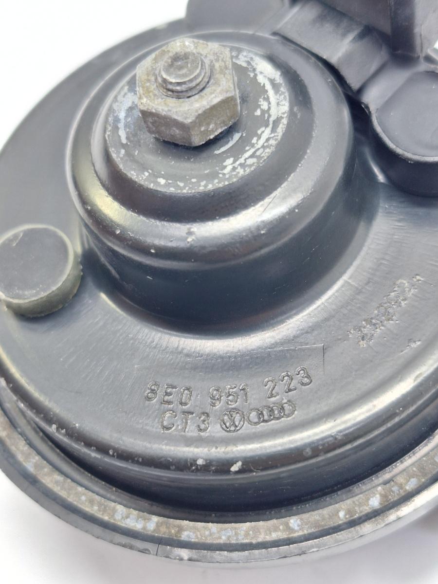 Claxon AUDI A4 II 8E2, B6 2000 - 2005 1.9 TDI AVB, AUDI A4 III 8EC, B7 2004 - 2008 2.0 TDI BPW 8E0951223