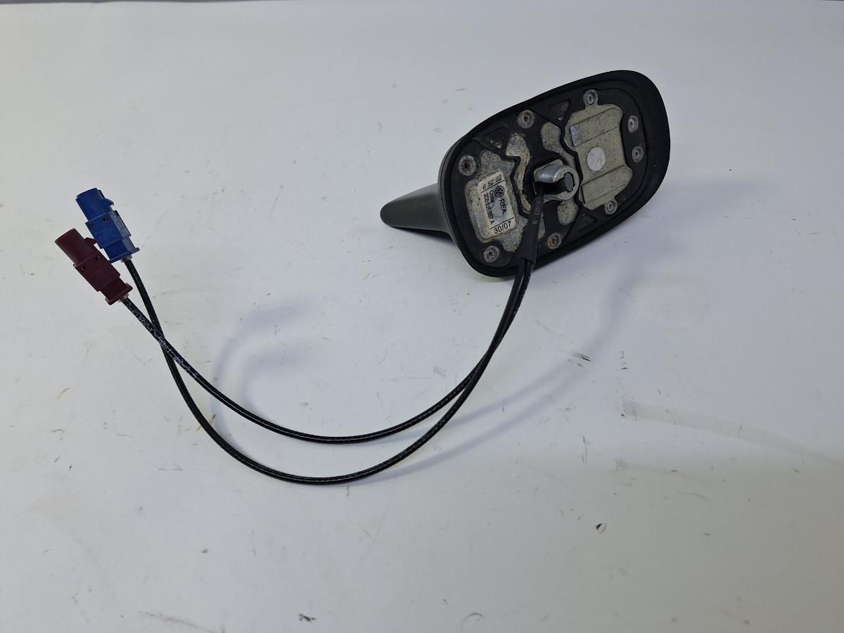 Antena radio cu navigatie VOLKSWAGEN PASSAT Variant 3C5 2005 - 2011 1.9 TDI BKC, BLS, BXE 3C0035507A