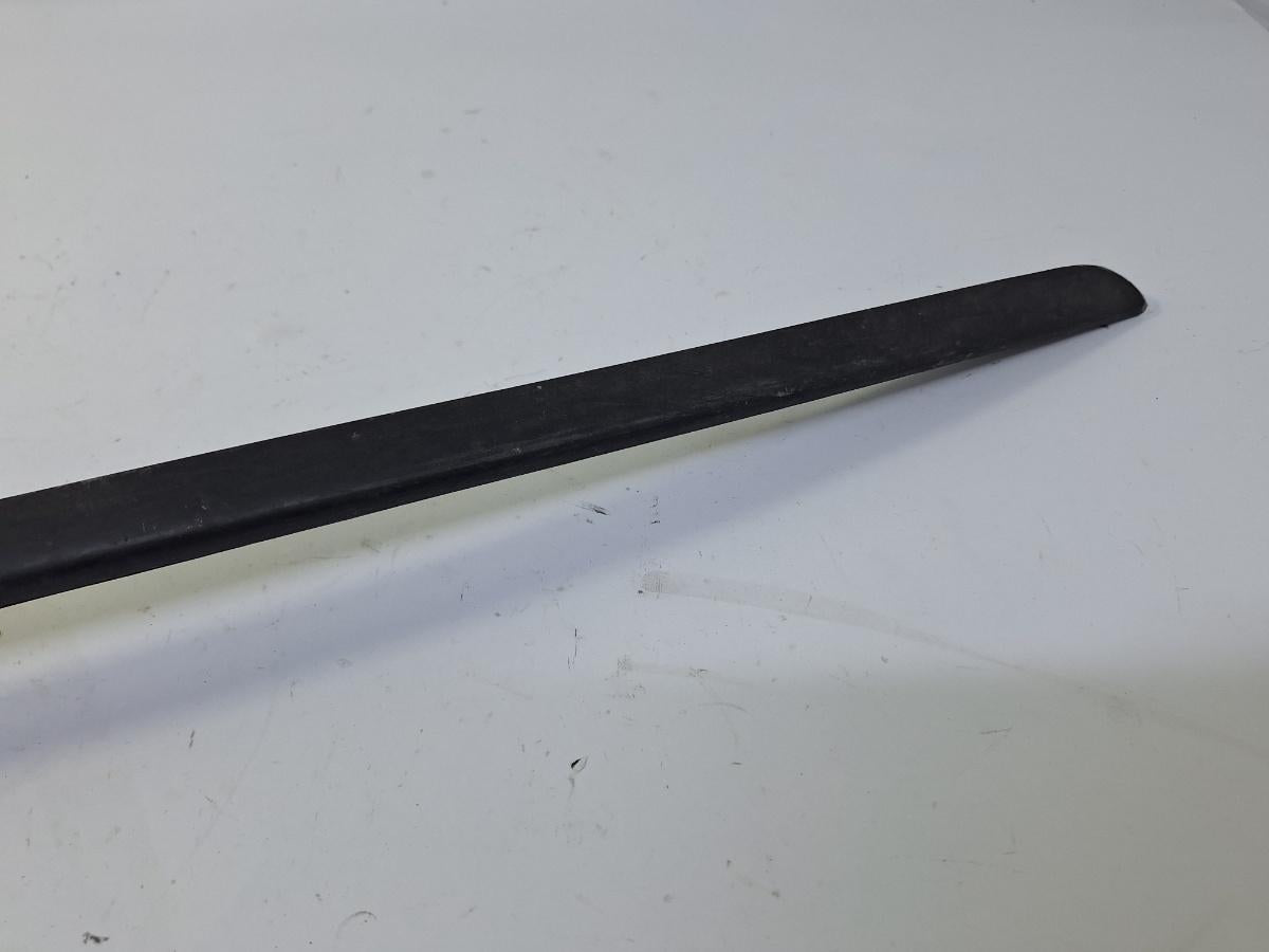 Ornament parbriz dreapta AUDI A4 IV 8K2, B8 2007 - 2015 2.0 TDI CAGB, CJCB, CSUB, AUDI A4 IV Avant 8K5, B8 2007 - 2015 2.0 TDI CAGA, CJCA, CMEA, CMFA VAG 8K0854328