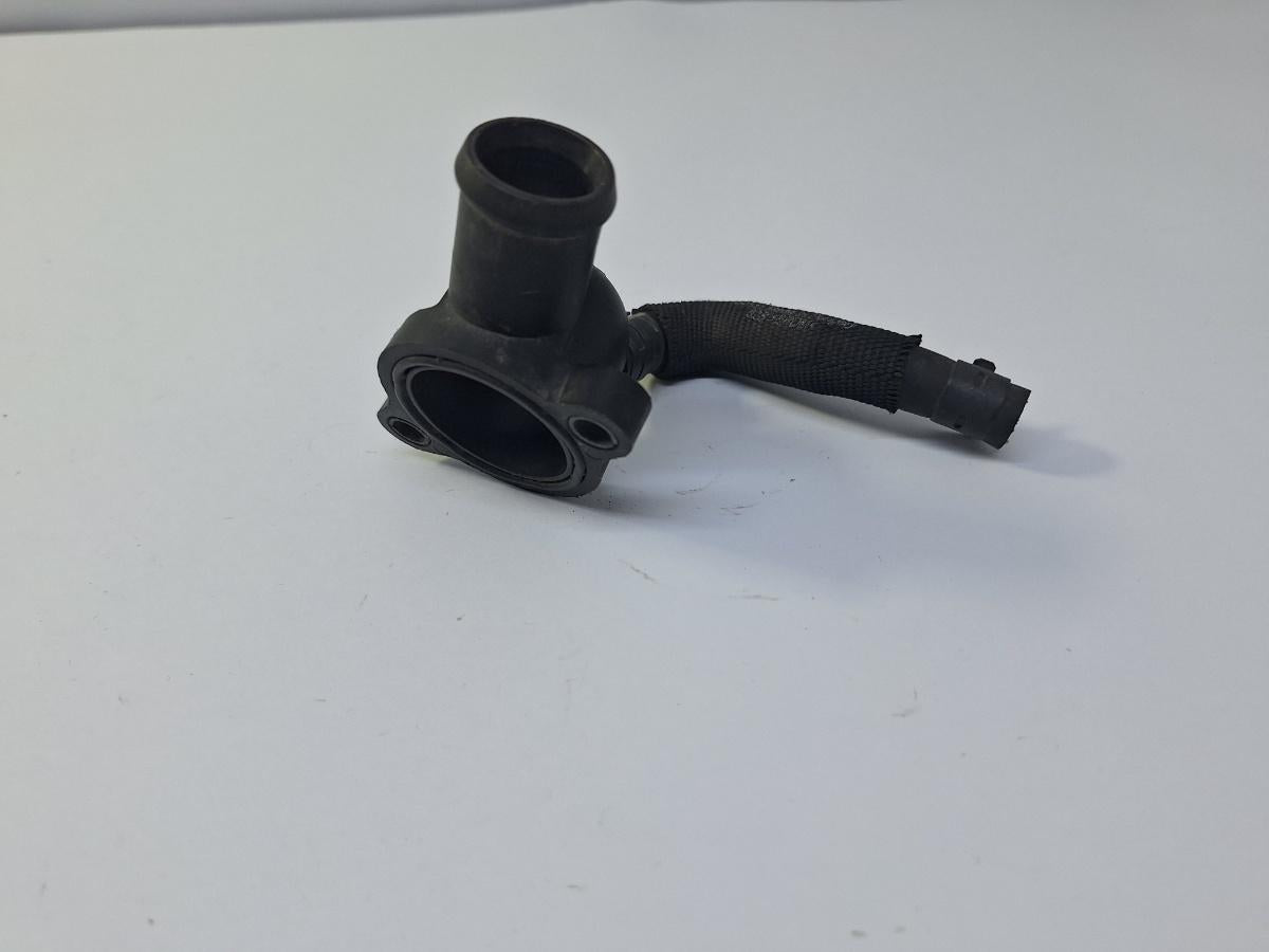 Flansa lichid racire VOLKSWAGEN JETTA VI 162/163 2010 - 2018 2.0 TDI CLCA, CUUA, VOLKSWAGEN PASSAT Variant 3G5 2014 -> 2.0 TDI CRLB, DBGA, DFGA 04L121131AA