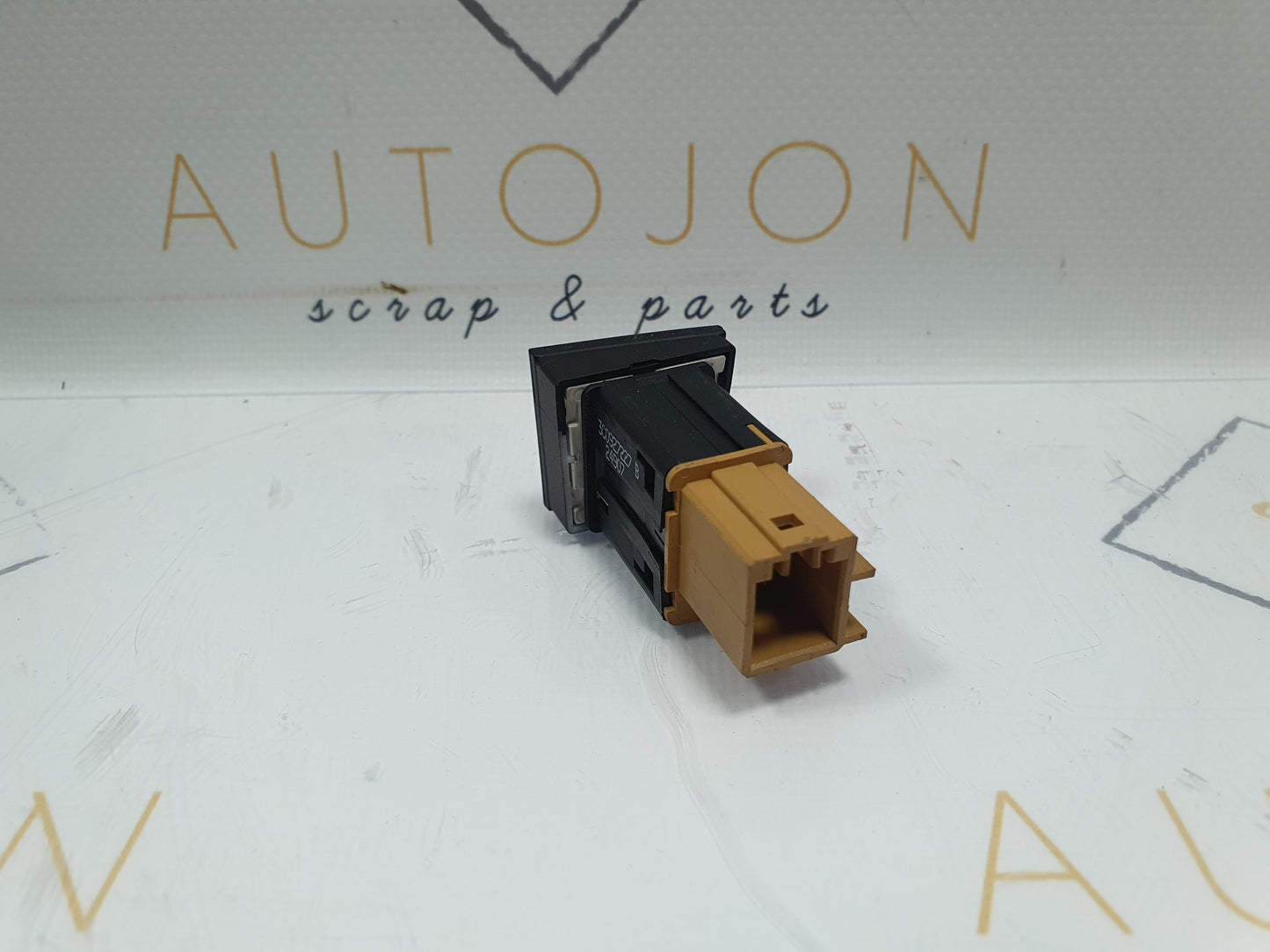 Buton AUTO HOLD Volkswagen Passat B6 (3C5) Kombi 2.0 TDI BMP 2007