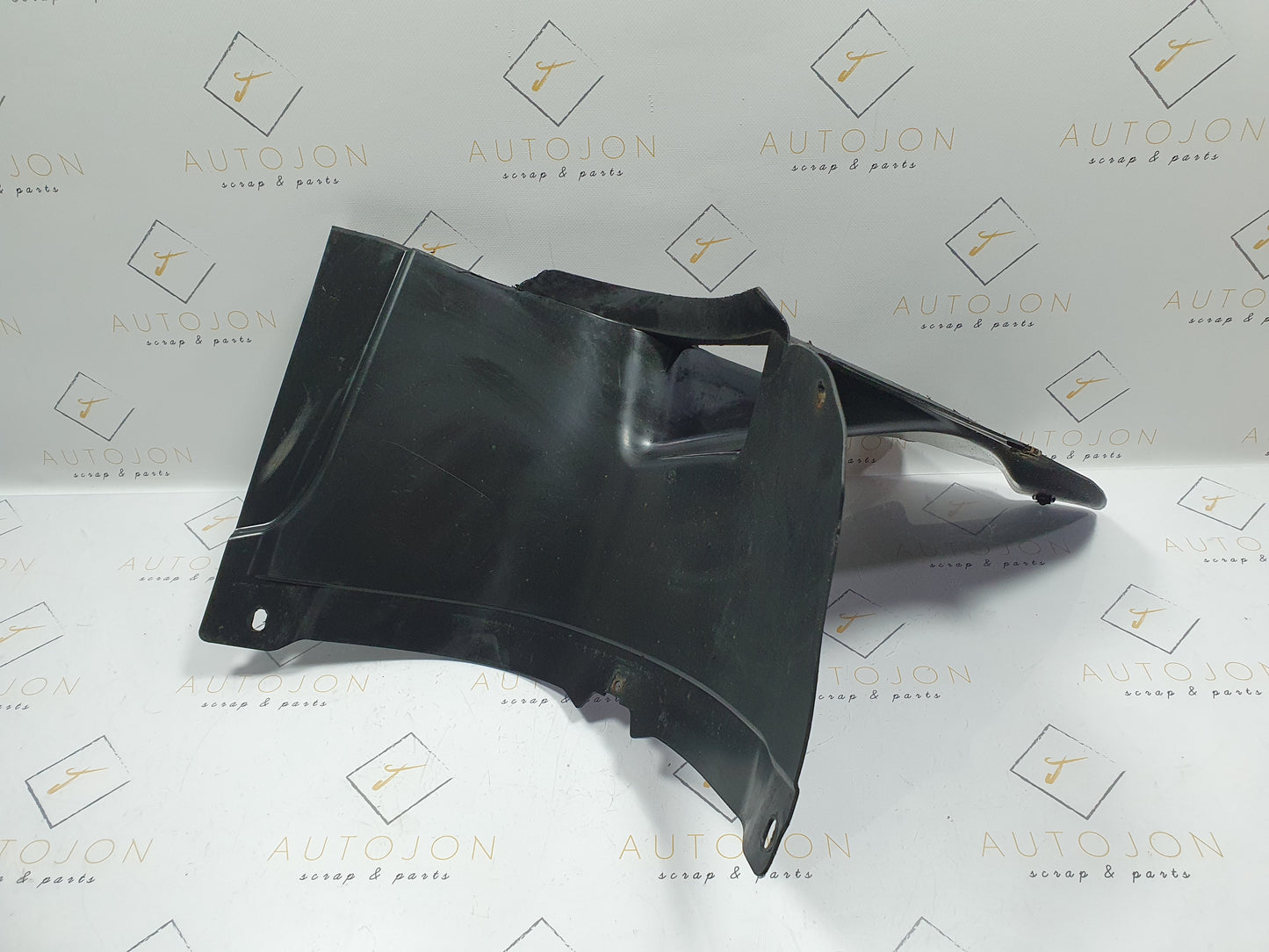 Carenaj mic roata stanga fata Volkswagen Passat B6 (3C5) Kombi 2.0 TDI BMP 2007