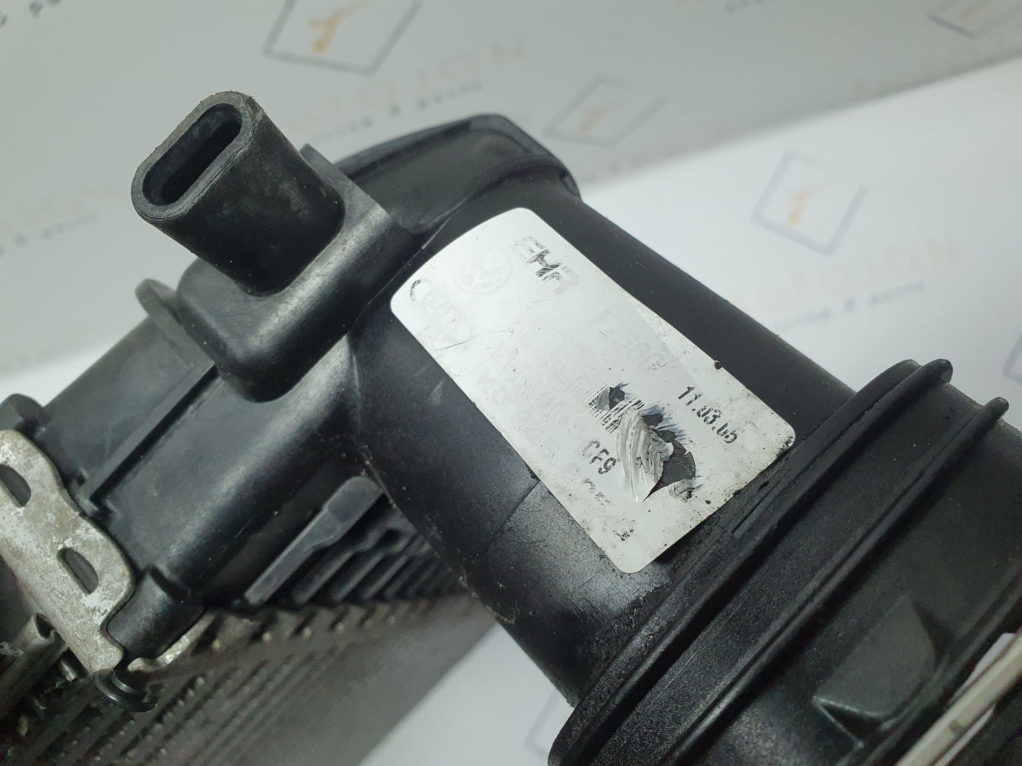 Radiator intercooler Vokswagen Passat B6 (3C5) Variant 2.0 TDI BKP 2007