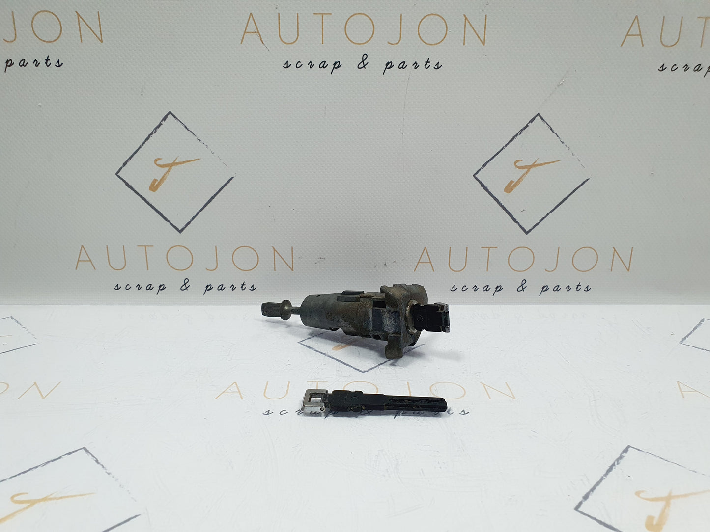 Butuc usa stanga fata cu lame Volkswagen Passat (3C5) Variant 2.0 TDI BMP 2007
