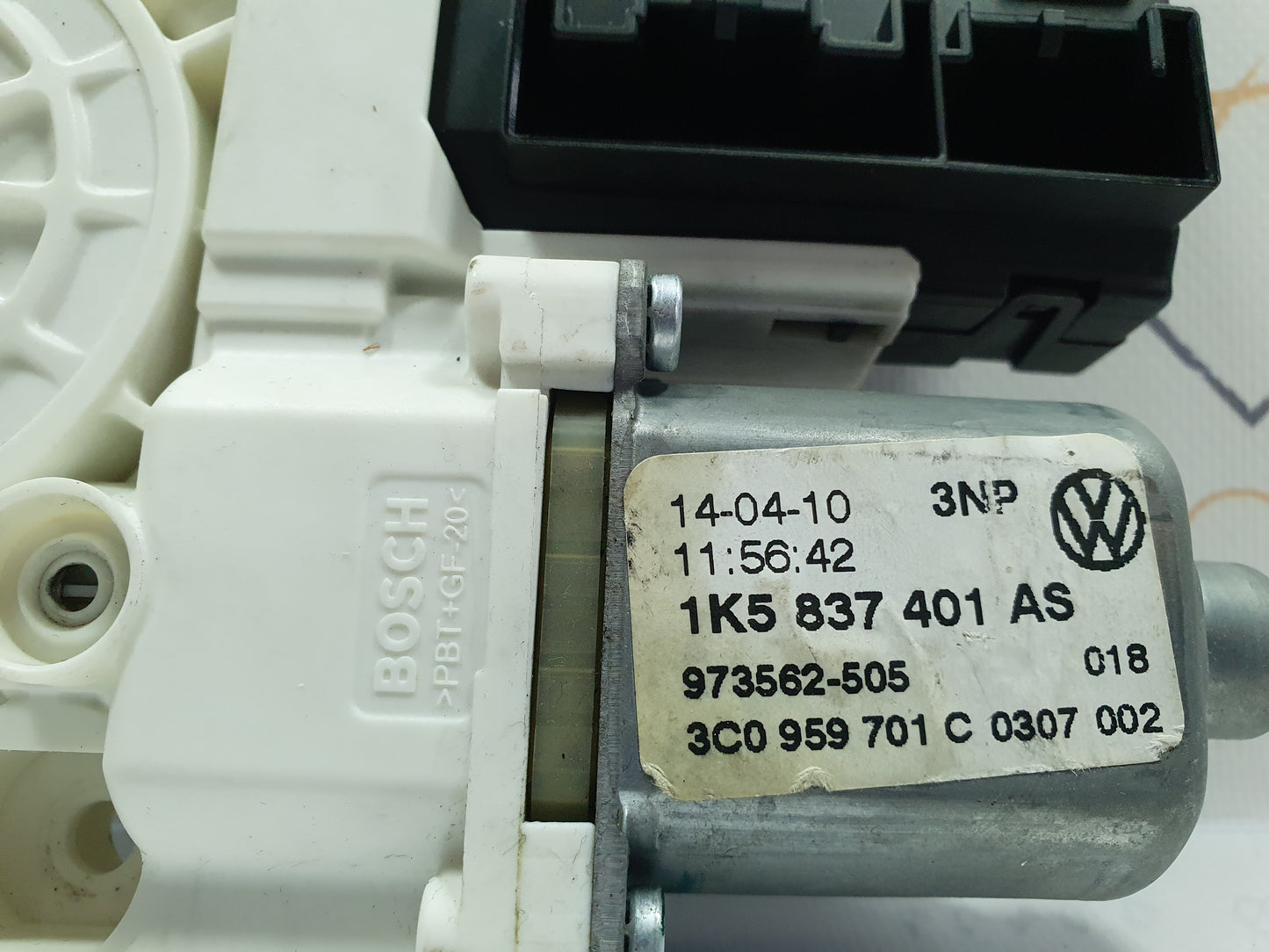 Motoras macara stanga fata Volkswagen Jetta (1K2) Berlina 1.6 TDI CAYC 2010