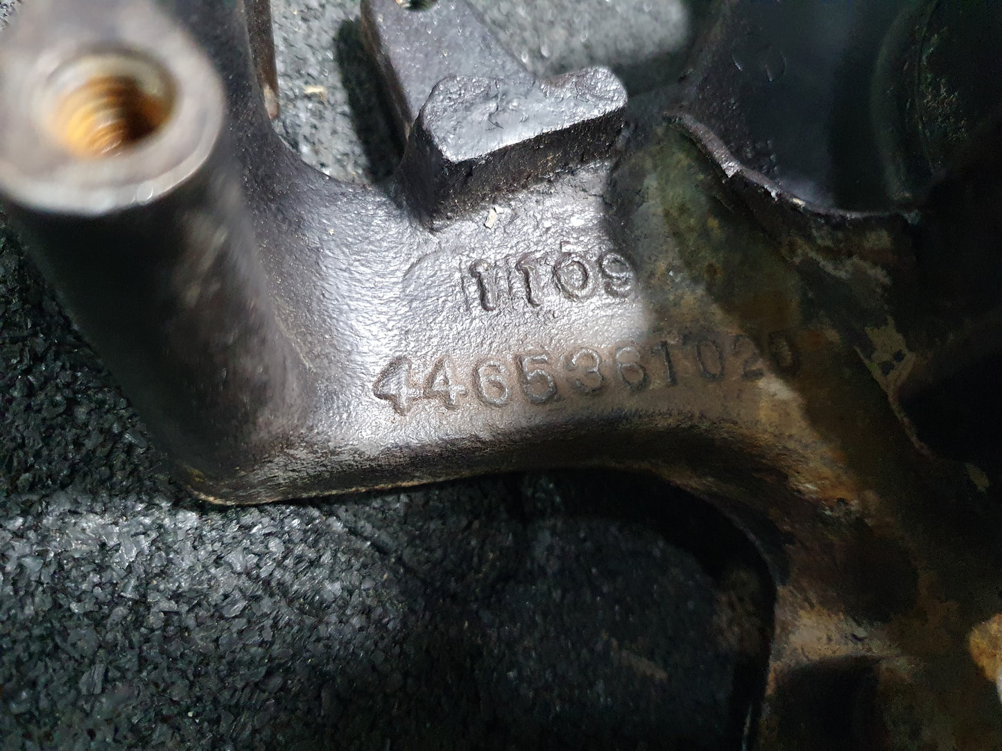 Fuzeta stanga spate Mercedes ML (W163) 270 CDI OM612 2001