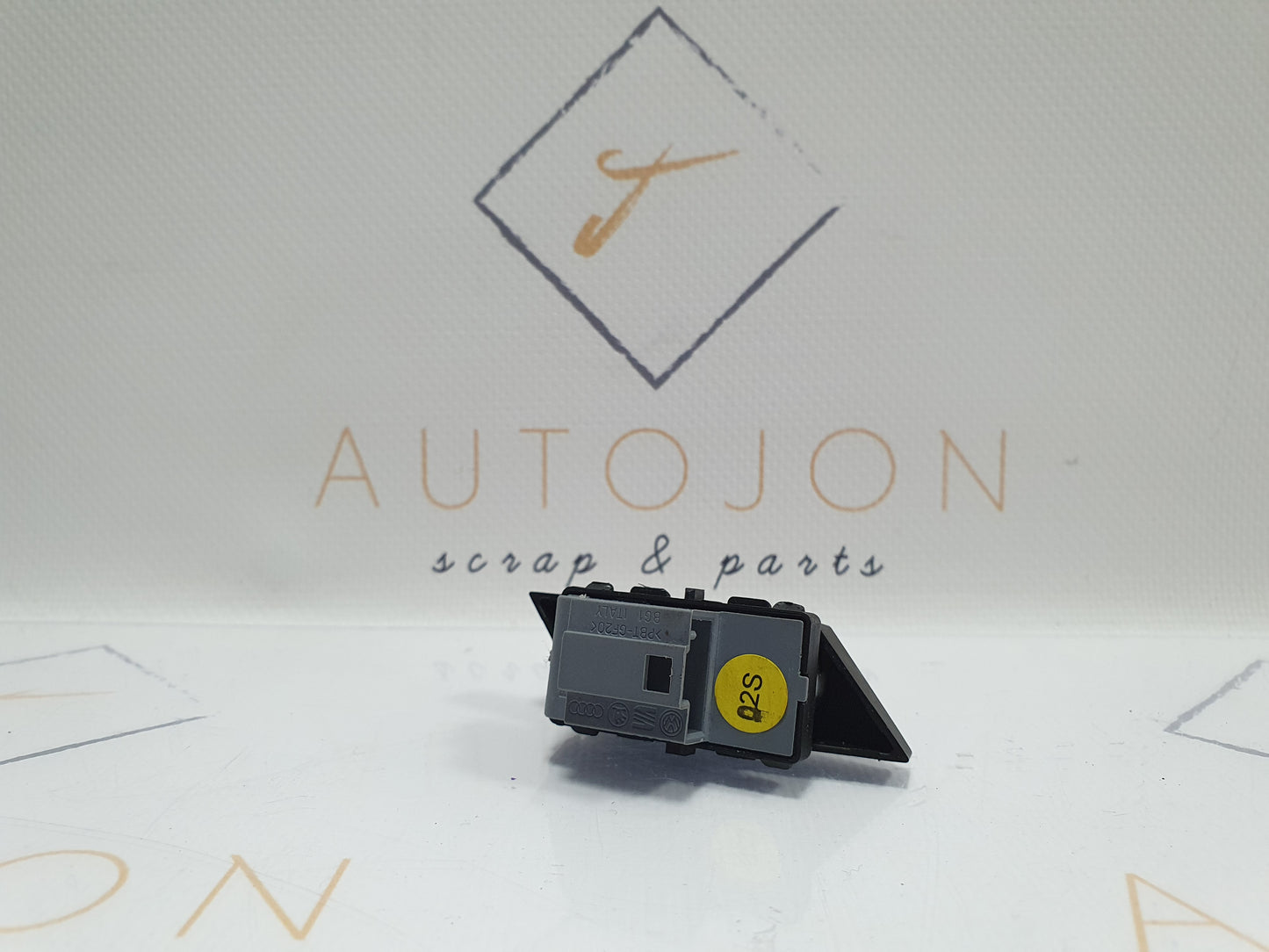 Buton blocare usi Volkswagen Passat B8 (3G5) Variant 2.0 TDI CRLB DSG 2015