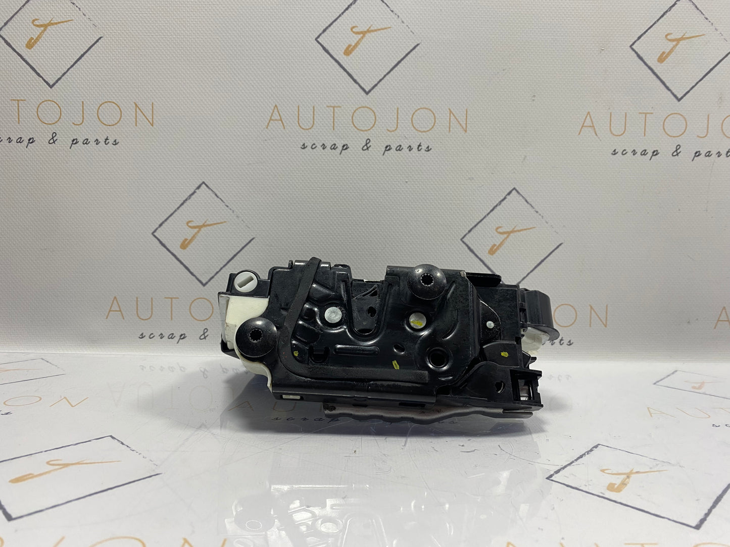 Broasca usa stanga fata Volkswagen Passat B8 (3G5) Variant 2.0 TDI CRLB DSG 2015