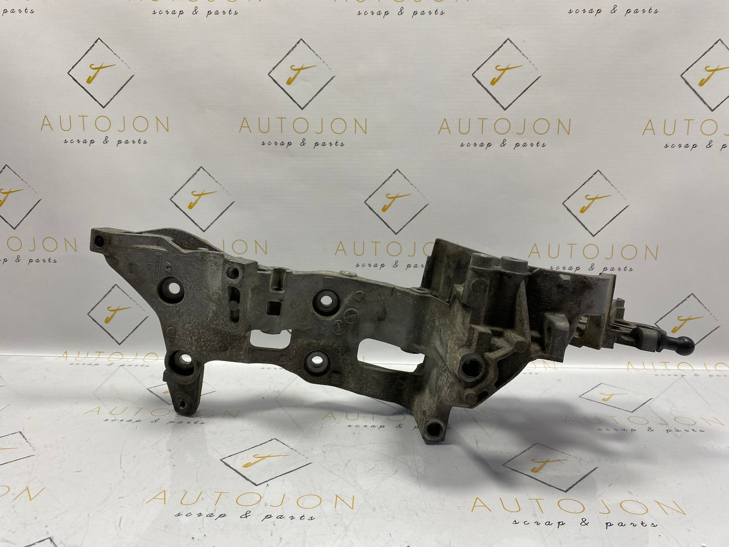 Suport accesorii motor Volkswagen Passat B8 (3G5) Variant 2.0 TDI CRLB DSG 2015