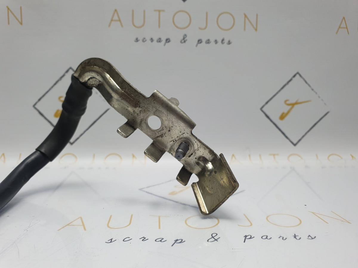Borna minus cu capsa VOLKSWAGEN PASSAT Variant 3G5 2014 -> 5Q0915181G