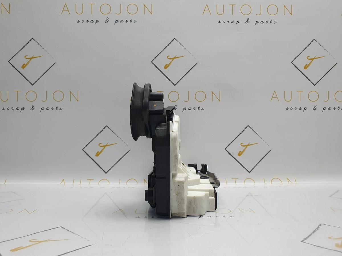Broasca usa  dreapta spate VOLKSWAGEN GOLF VI 5K1 2008 - 2013 5K4839016B