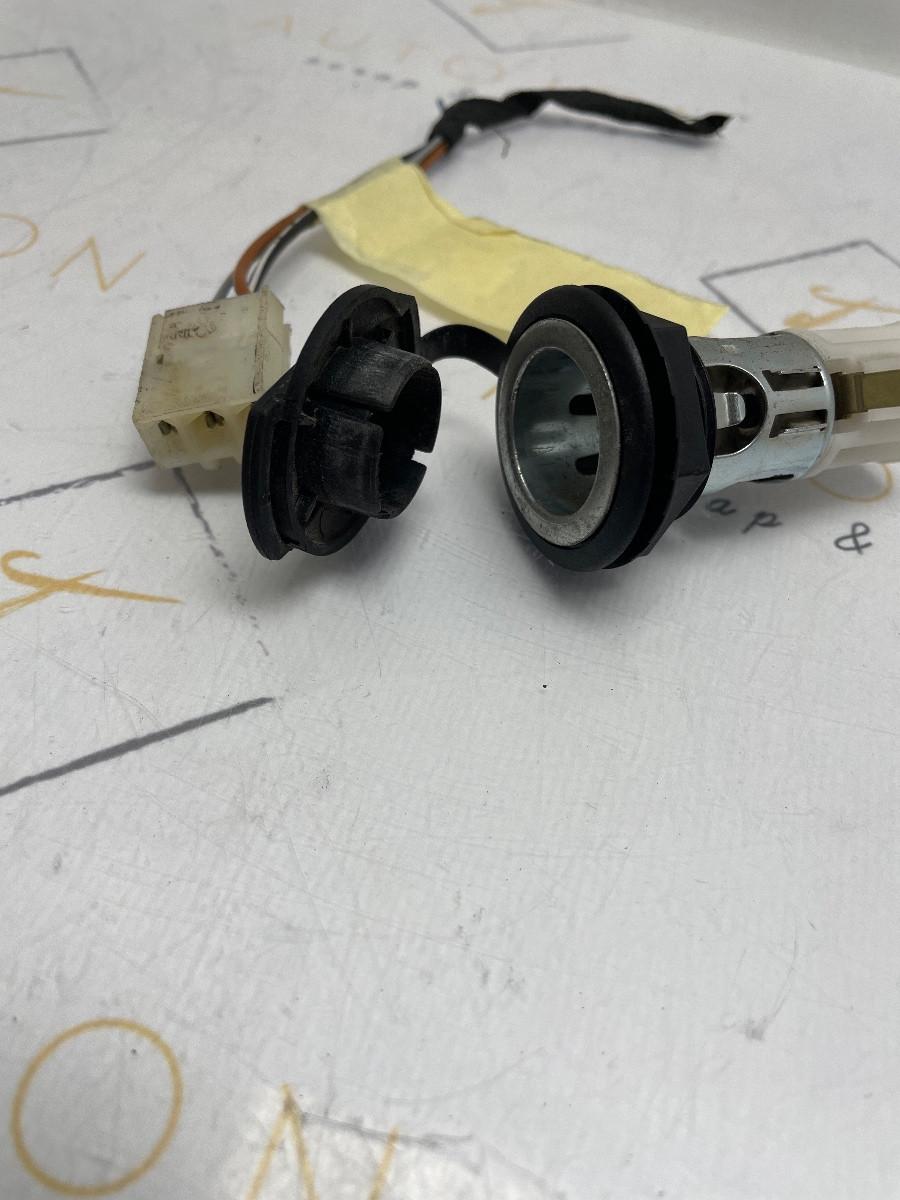 Bricheta electrica Spate  VOLKSWAGEN PASSAT Variant (3G5) [ 2014 - > ] 1J0919321 / 1J0 919 321 OEM 1K0919309 / 1K0 919 309