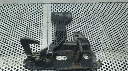 Prindere capota motor AUDI A4 III (8EC, B7) [ 2004 - 2008 ] OEM 8E0 823 480 F