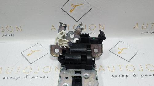 Broasca portbagaj AUDI A6 IV Avant (4G5, C7, 4GD) [ 2011 - 2018 ] OEM 8R0 827 505