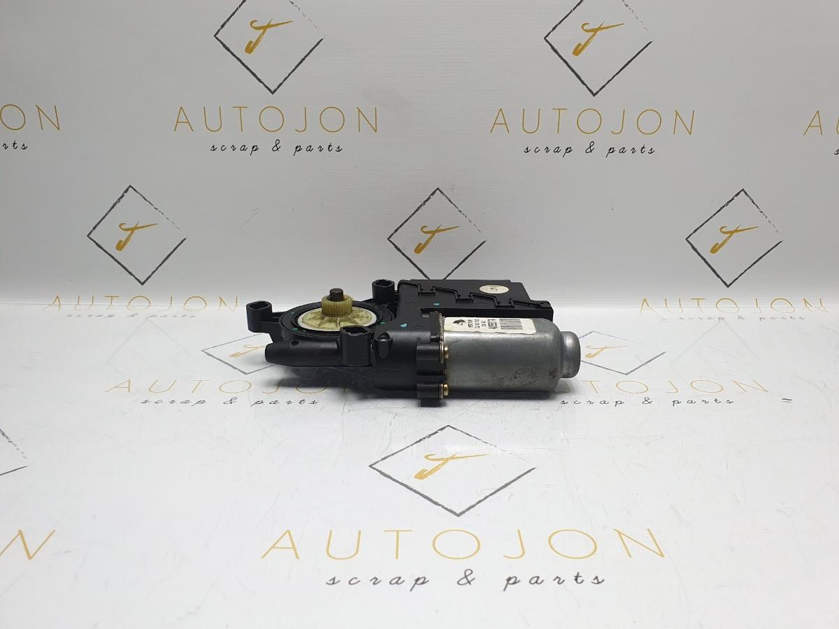 Motoras macara stanga fata SKODA FABIA Combi (6Y5) [ 2000 - 2007 ] TDI (ATD, AXR) 74KW|100HP OEM 6Q1959801 / 6Q1 959 801