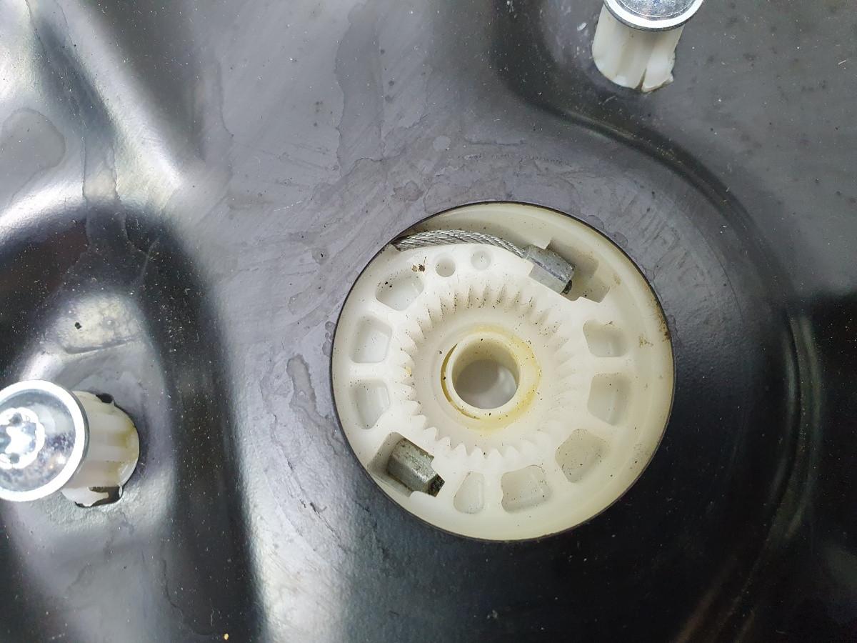 Macara stanga spate  VOLKSWAGEN PASSAT Variant (3C5) [ 2005 - 2011 ] OEM 3C4839755H / 3C4 839 755 H