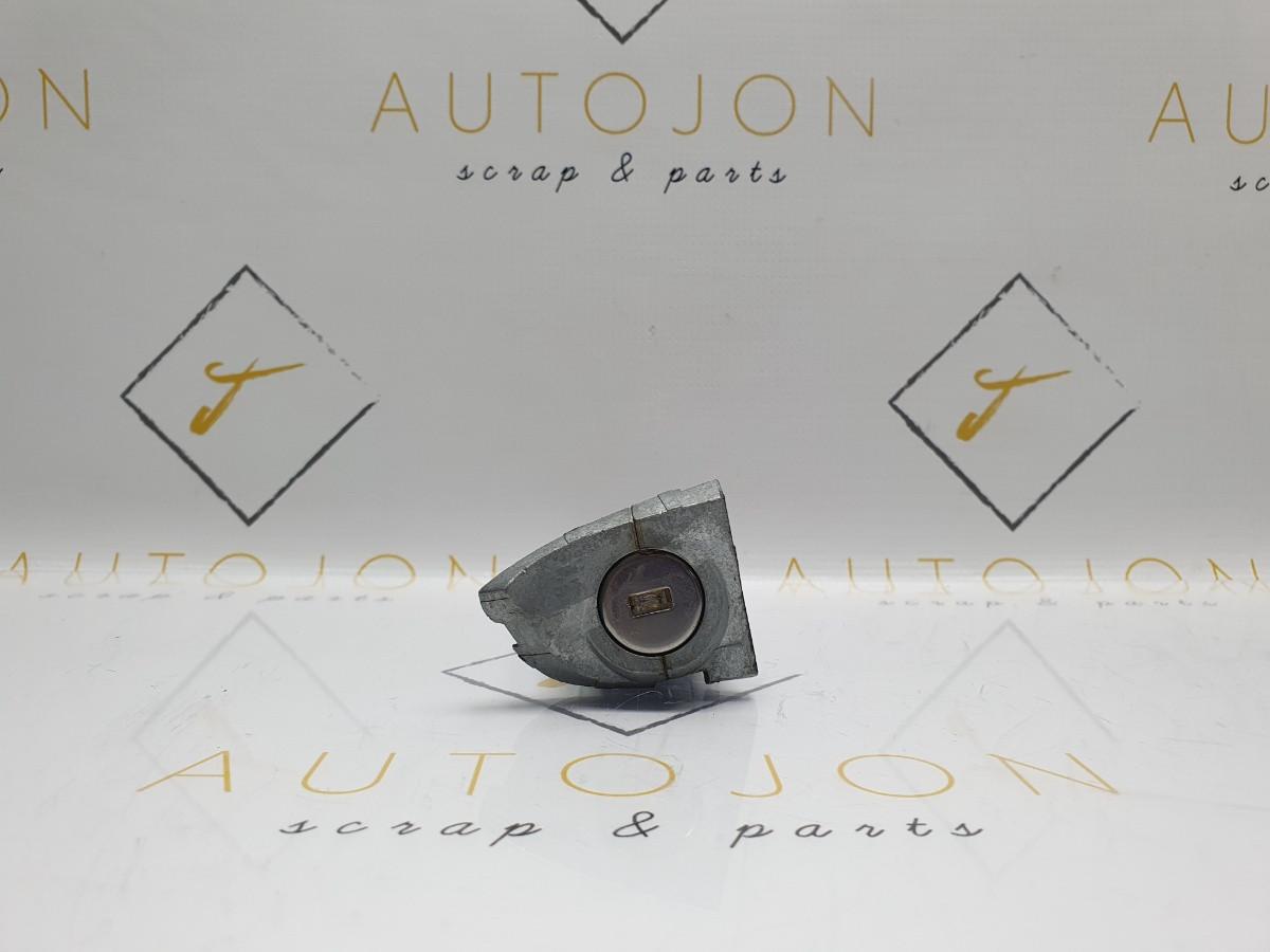 Butuc usa VOLKSWAGEN PASSAT Variant (3G5) [ 2014 - > ] OEM 3G0837167A / 3G0 837 167 A