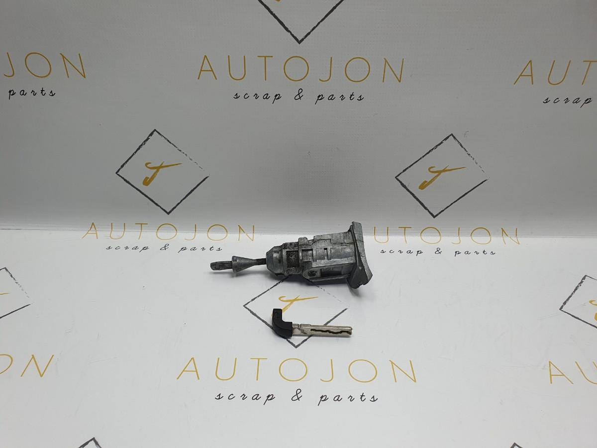 Butuc usa VOLKSWAGEN PASSAT Variant (3G5) [ 2014 - > ] OEM 3G0837167A / 3G0 837 167 A