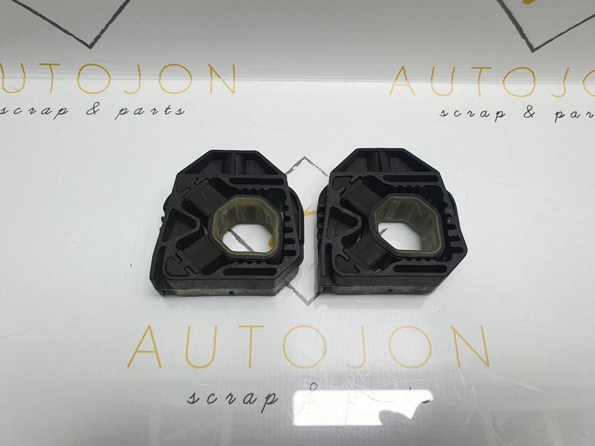 Set suporti radiator VOLKSWAGEN PASSAT Variant (3C5) [ 2005 - 2011 ] OEM 1K0121867D / 1K0 121 867 D