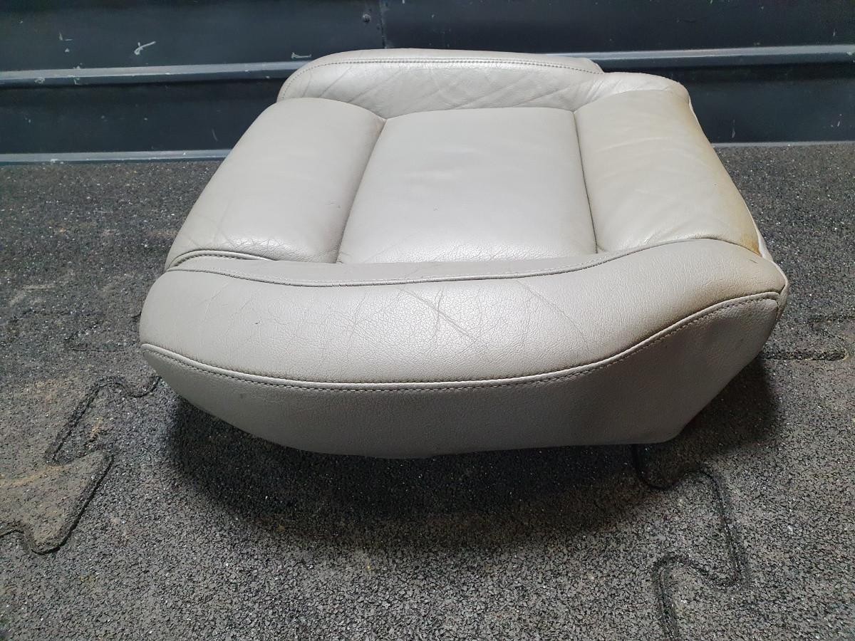 Sezut bancheta piele gri stanga spate  VOLKSWAGEN GOLF IV (1J1) [ 1997 - 2007 ] TDI (ATD, AXR) 74KW|101HP OEM 1J0885405AM /  1J0 885 405 AM